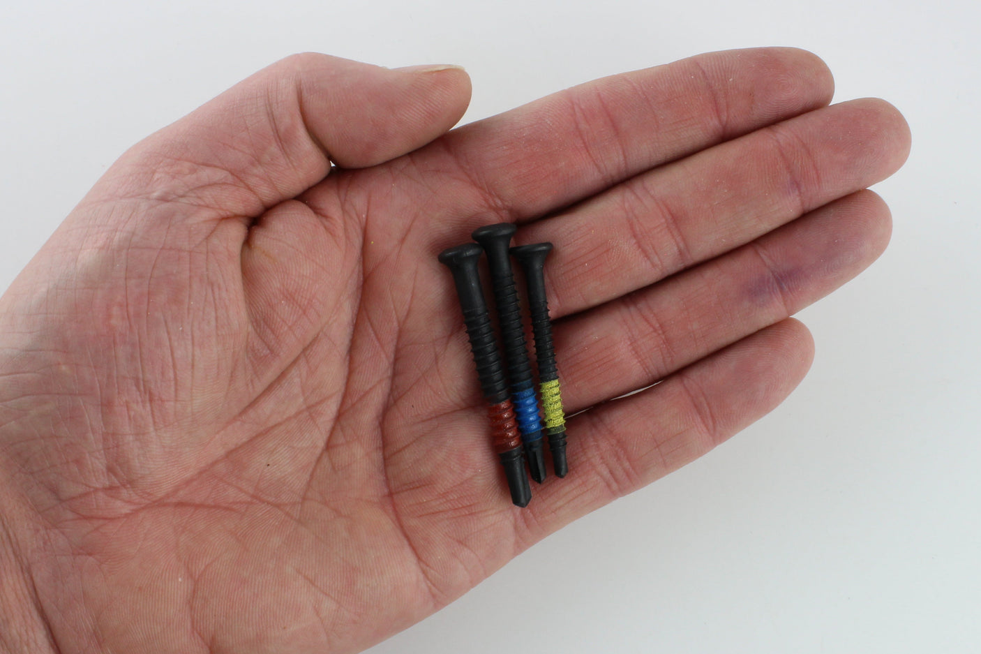 Lokko self tapping extraction screws for bell plug puller side profile