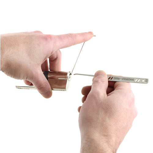 Picking a lock with the praxis lock picks